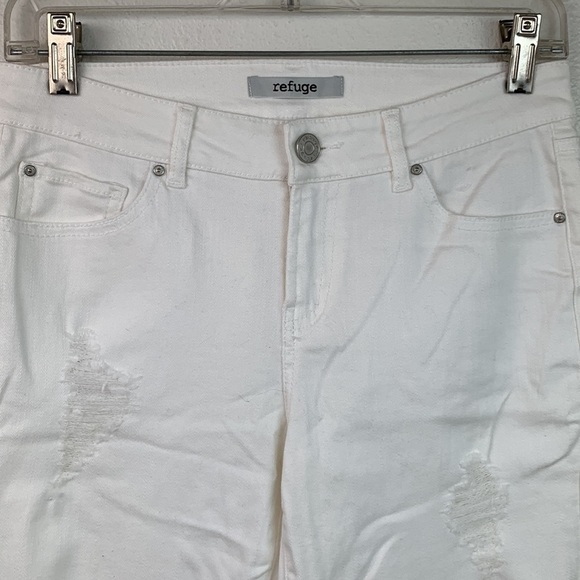 NEW Refuge distressed destroyed white stretch denim jeans, mid rise skinny pants - Picture 3 of 10